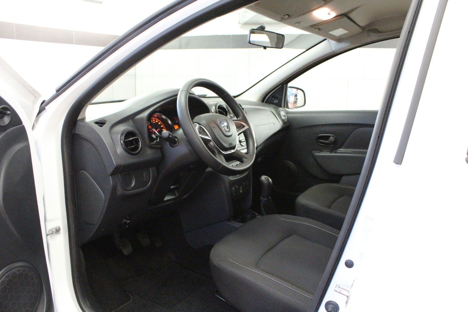Fahrzeugabbildung Dacia Sandero TCE 100 Eco G*Klima*Radio/CD*LPG