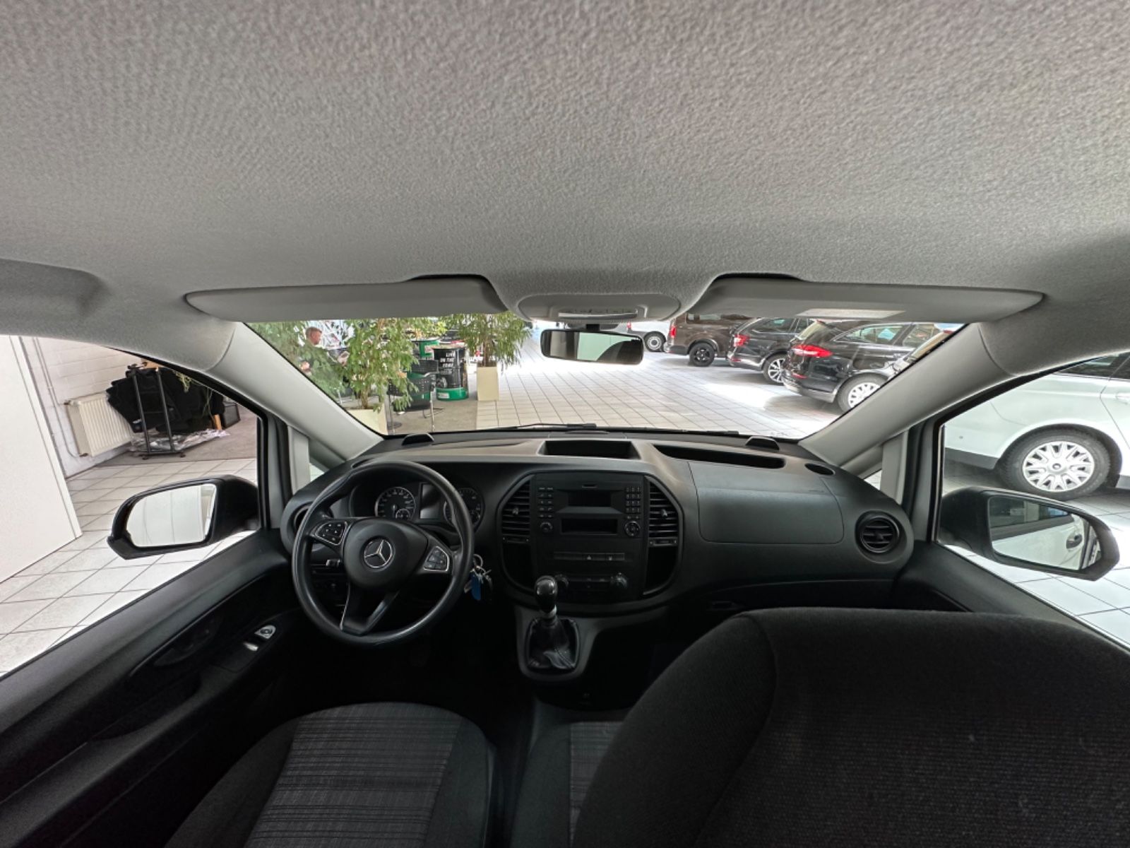 Fahrzeugabbildung Mercedes-Benz Vito Mixto 111 CDI FWD *extralang*PDC*