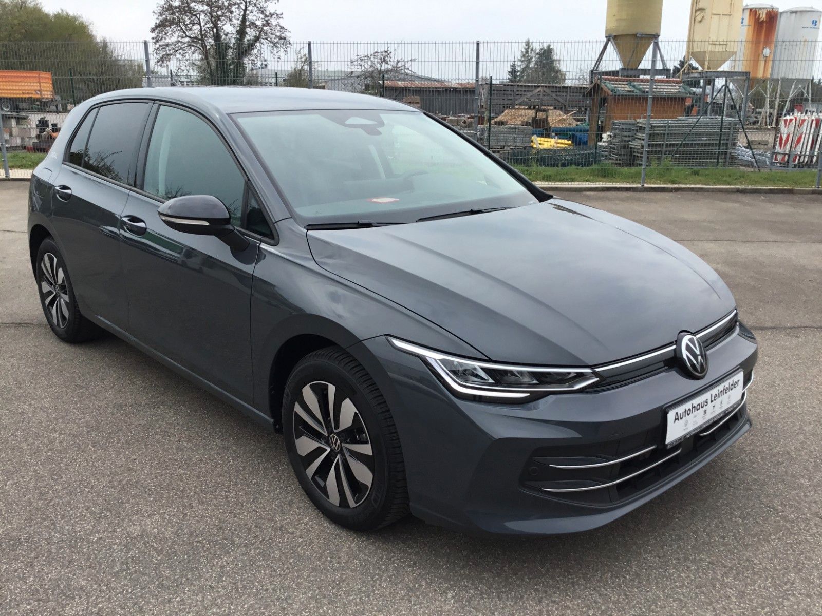 Fahrzeugabbildung Volkswagen Golf 1.5 eTSI DSG Goal+AHK+LED+Kamera+AppConnect