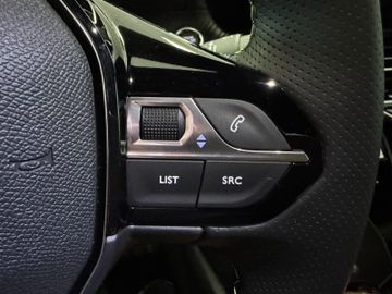 Fahrzeugbestand 17 Peugeot 208 Hybrid 145 GT e-Sitz+Alcantara+360 Grad