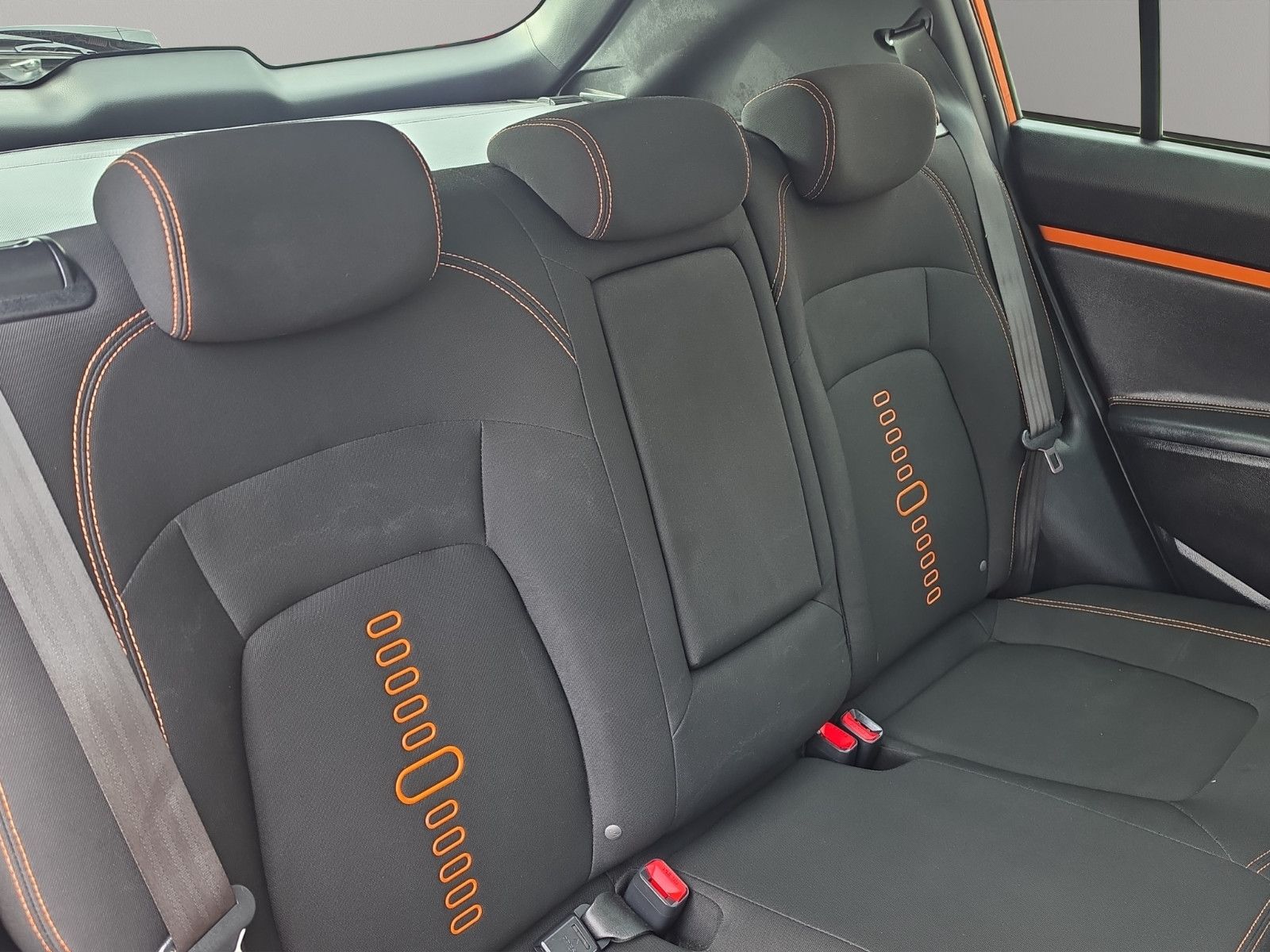 Fahrzeugabbildung Kia Sportage  ALLRAD 4X4 AUTOMAT/PANORAMA/NAVI/XENON