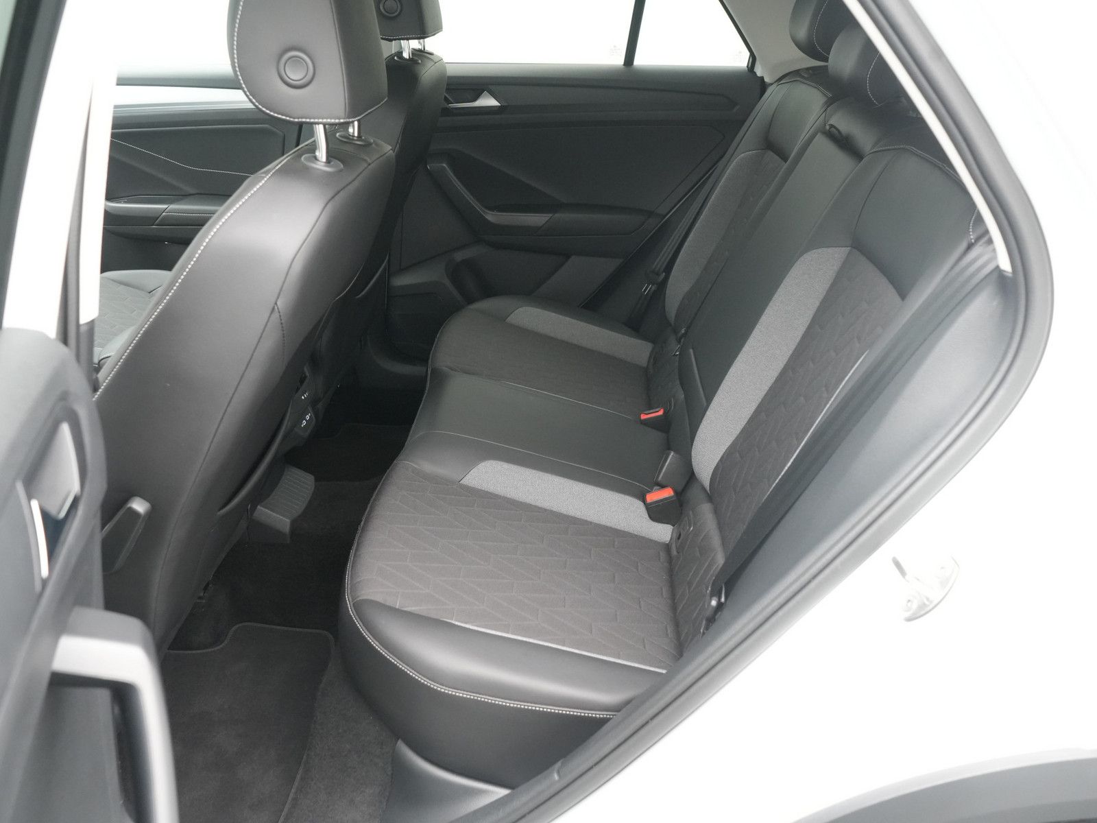 Volkswagen T-Roc - Bild 14