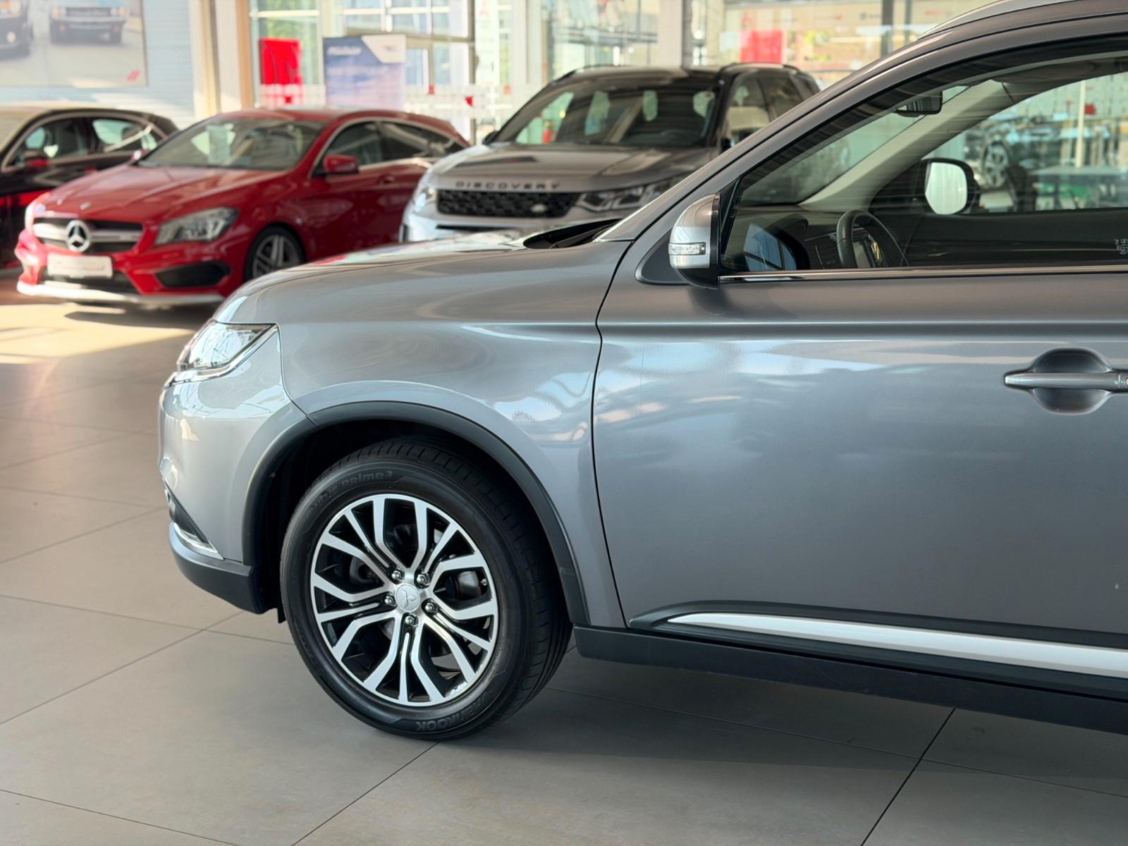 Mitsubishi Outlander 2.0 Diamant Edition 2WD "AHK"