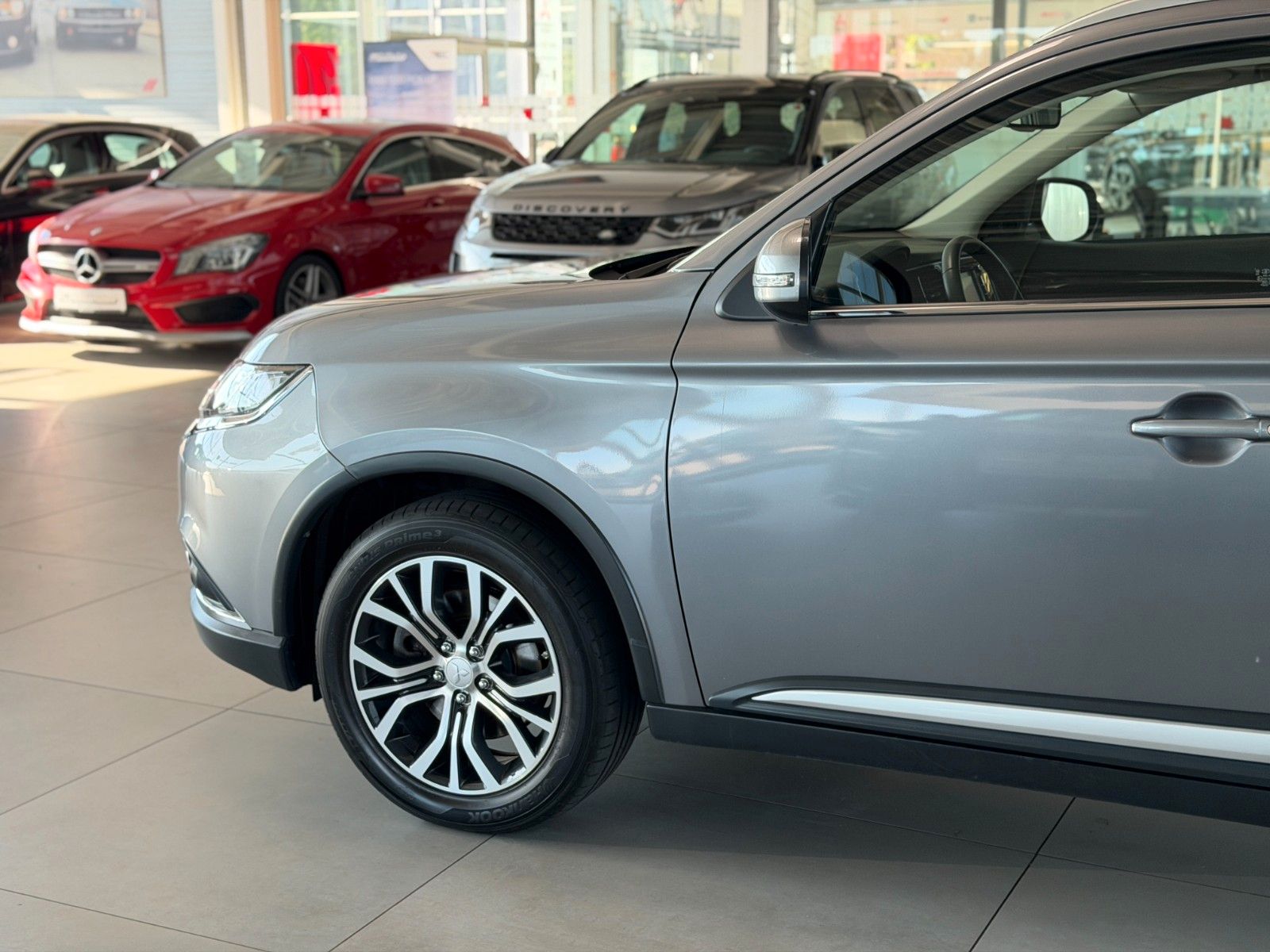 Fahrzeugabbildung Mitsubishi Outlander 2.0 Diamant Edition 2WD "AHK"