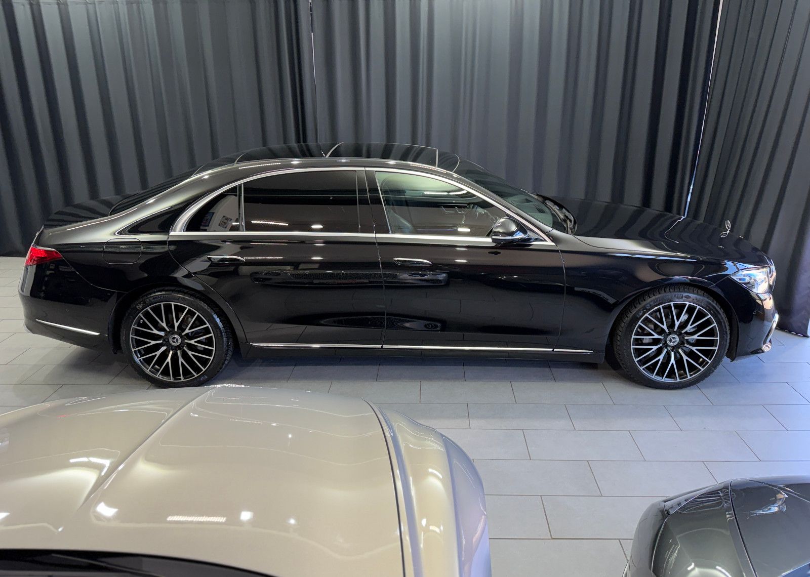 Fahrzeugabbildung Mercedes-Benz S 400 d Limousine L 4Matic|Burmester|MASSAGE|HuD