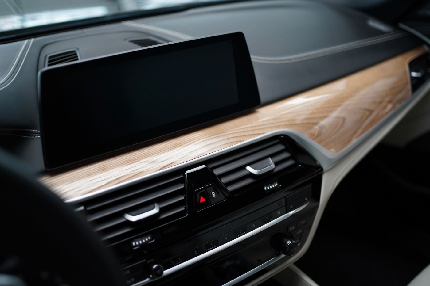 Fahrzeugabbildung BMW 520d xDrive M Sport +STHZG+20