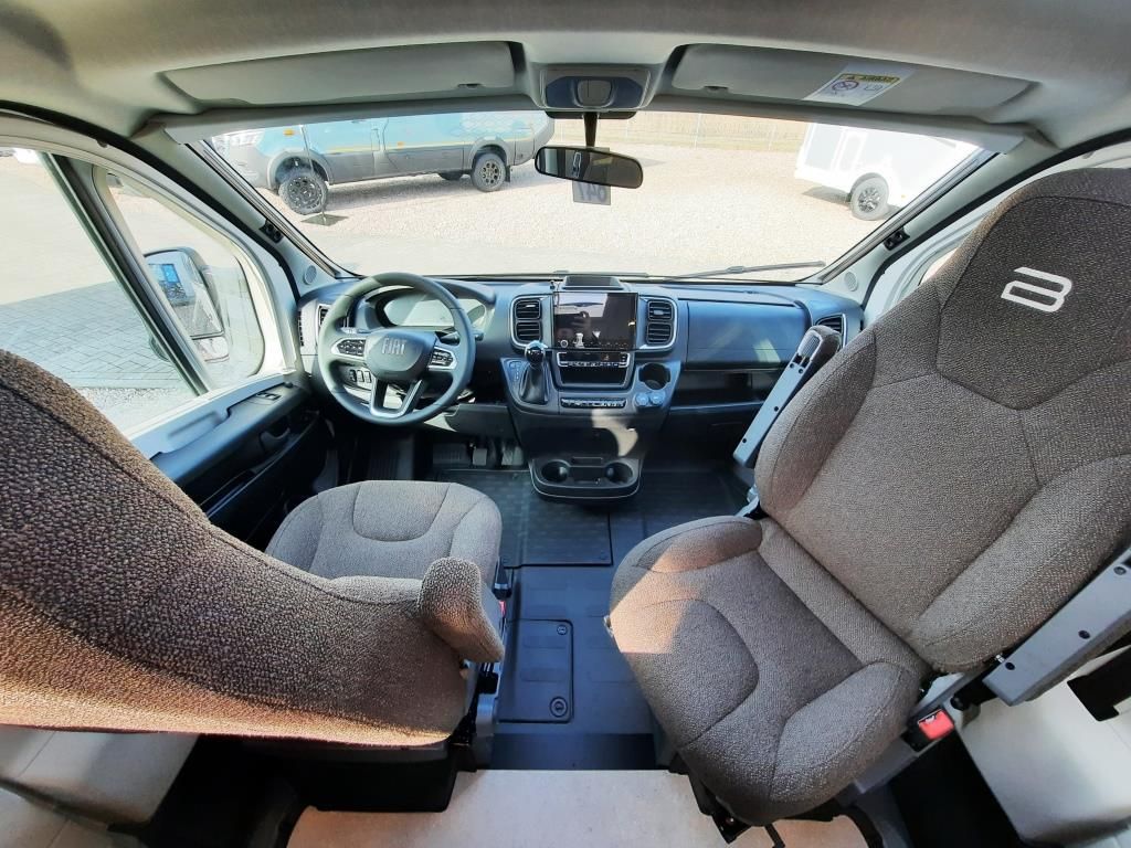 Fahrzeugabbildung Bürstner Signature SFT 7.0 Verfüg./Sparen Sie 9.616,- €