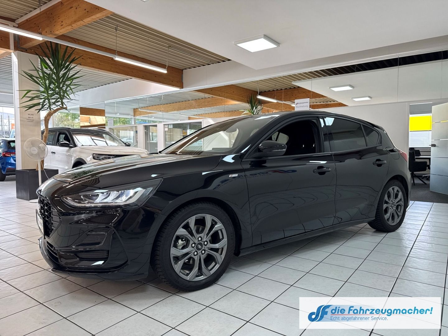 Fahrzeugabbildung Ford Focus ST-Line Navi LED ACC Apple CarPlay Android