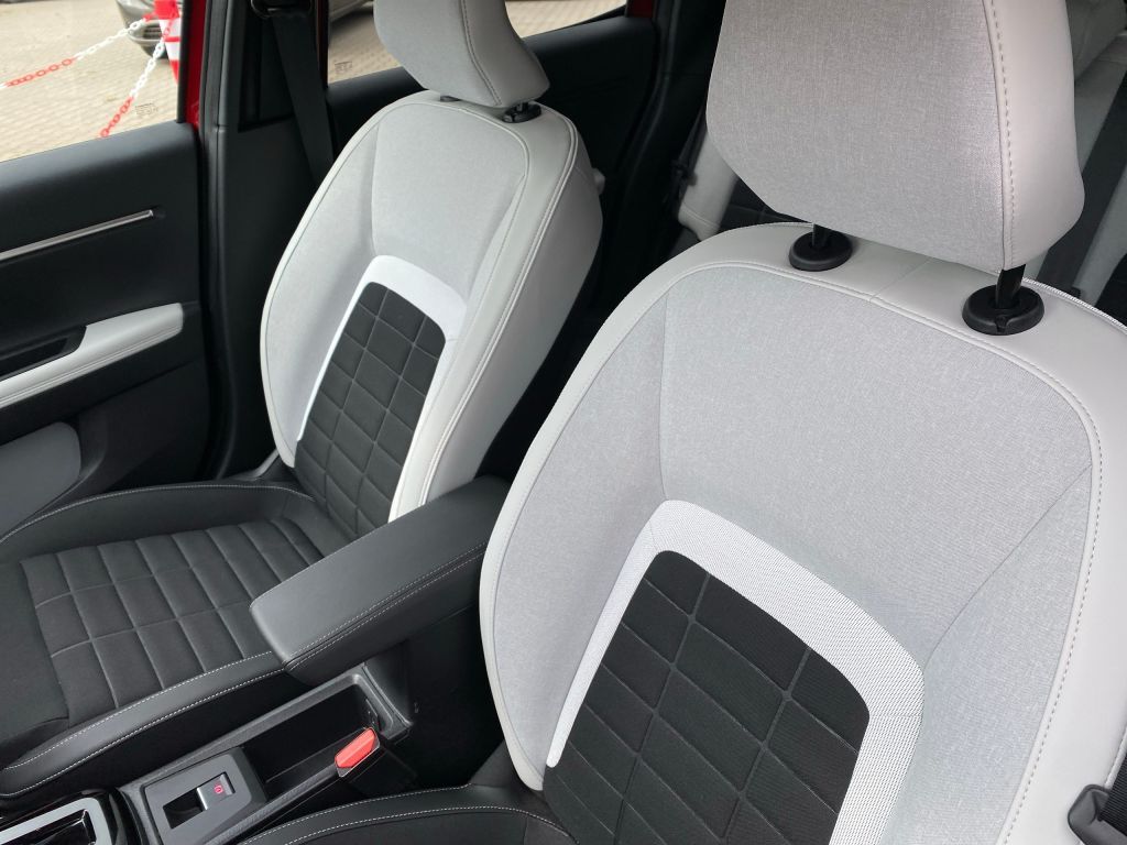 Fahrzeugabbildung Citroën e-C3 MAX *11 kW Lader*Cam*LED*17 Zoll*Navi*