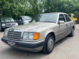 Mercedes-Benz E 260 Limo Automatik Klima Schiebedach 1 Hand - Mercedes-Benz E 260 Gebrauchtwagen
