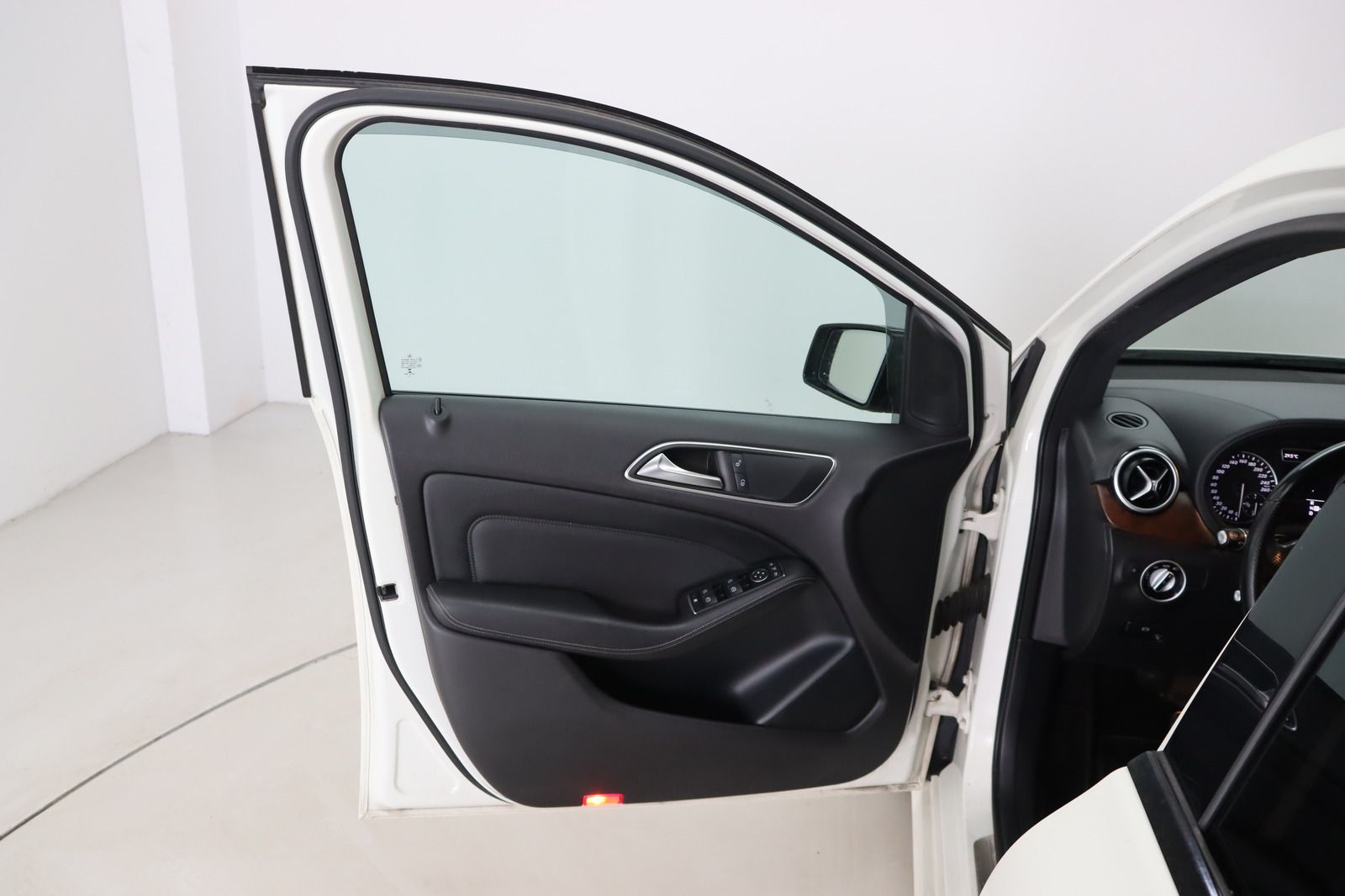 Fahrzeugabbildung Mercedes-Benz B 200 CDI BlueEFFICIENCY * DIS * ILS * Leder *