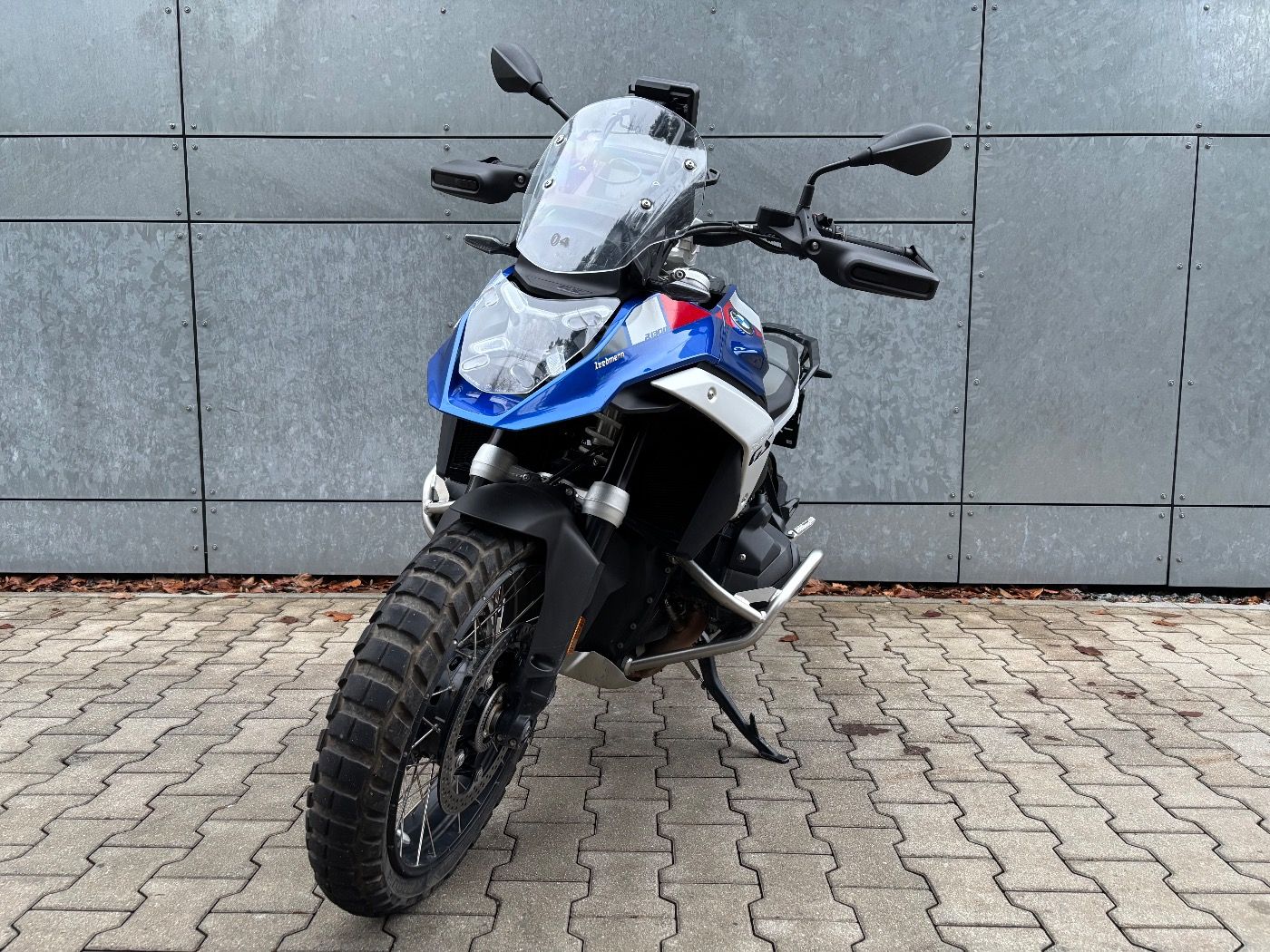 Fahrzeugabbildung BMW R 1300 GS Trophy Adaptive Fahrzeughöhenregelung