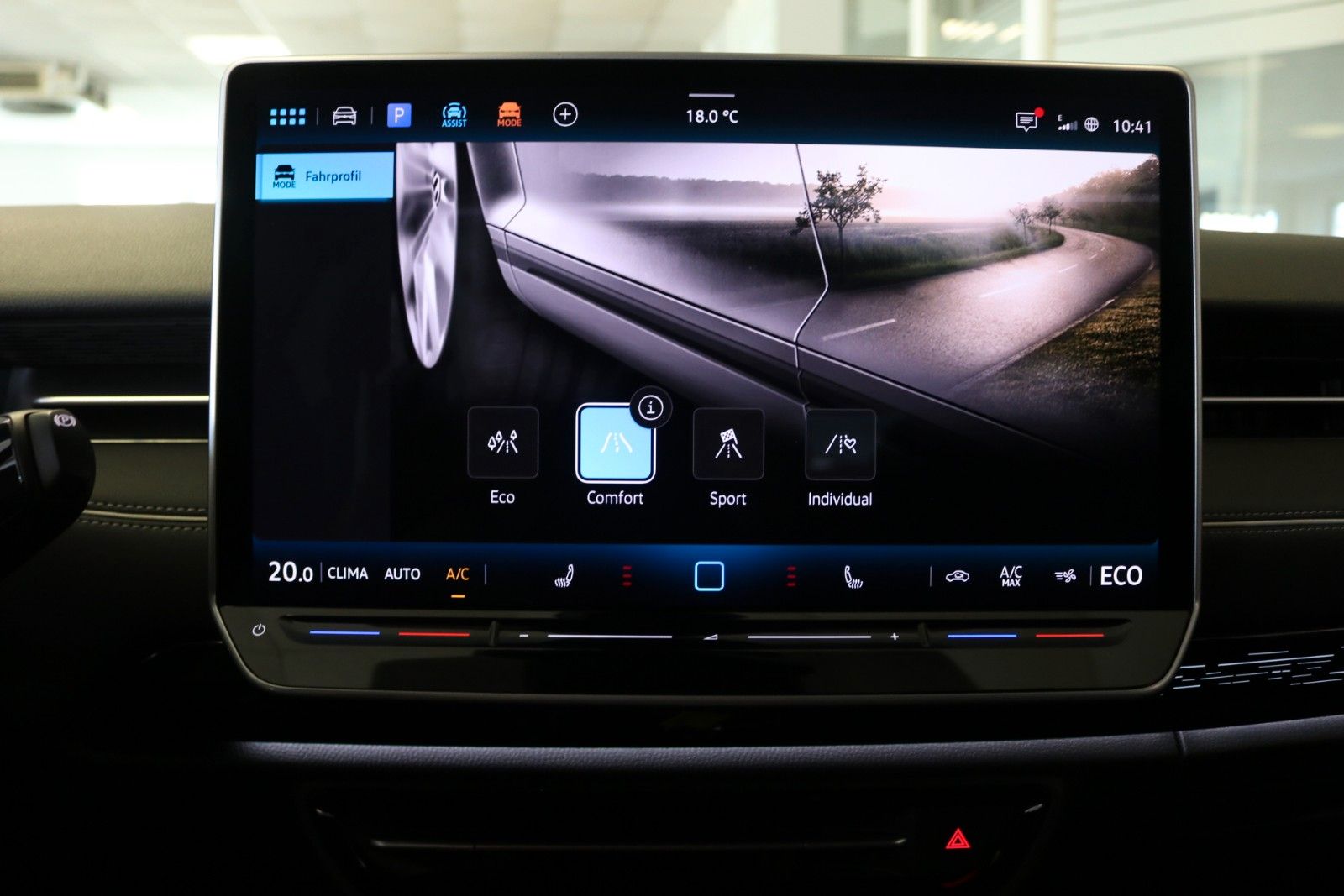 Volkswagen ID.7 Tourer Pro AHK HUD 360° Matrix Memory 99% foto 25