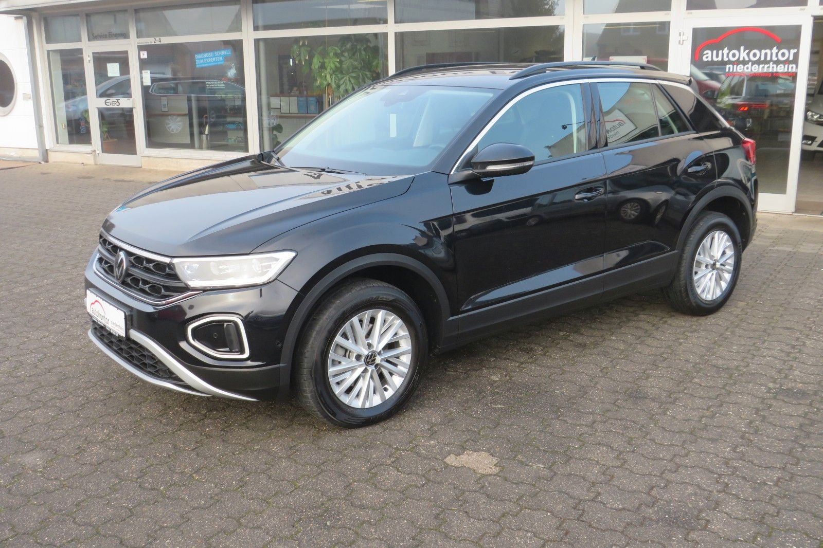 Fahrzeugabbildung Volkswagen T-Roc Life LED AHK KAMERA ACC NAVI 1.HD