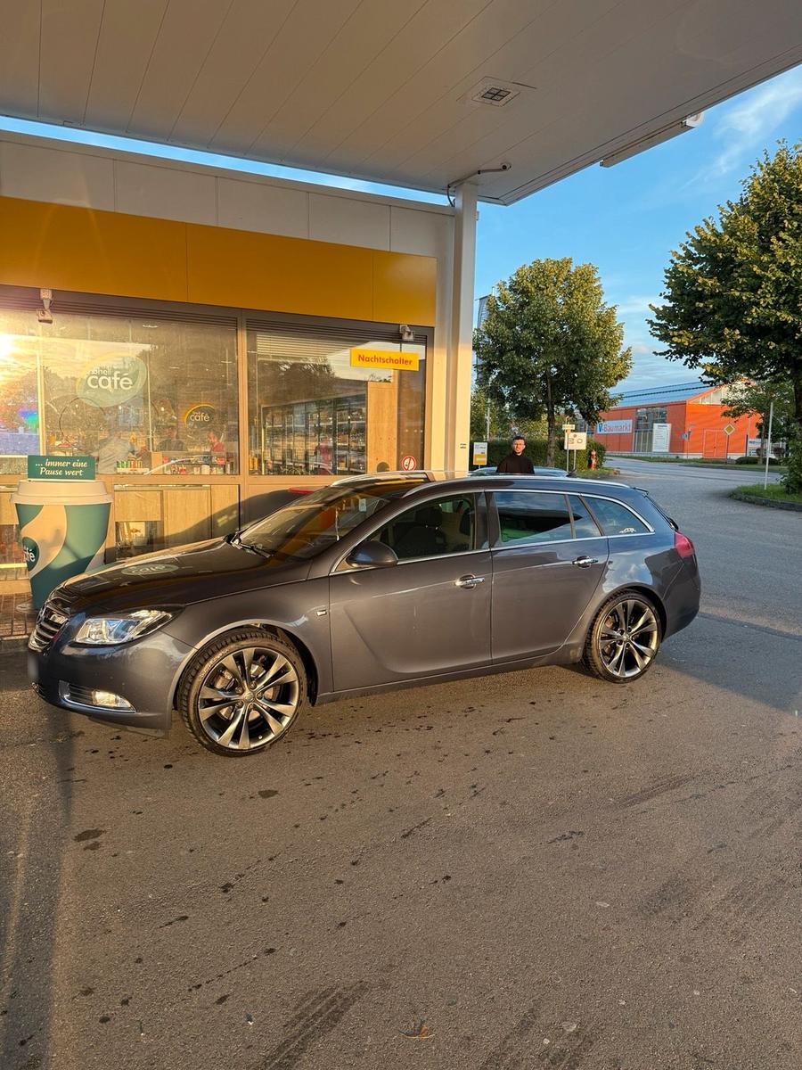 Opel Insignia 2010 — engine 160 HP (118kW)