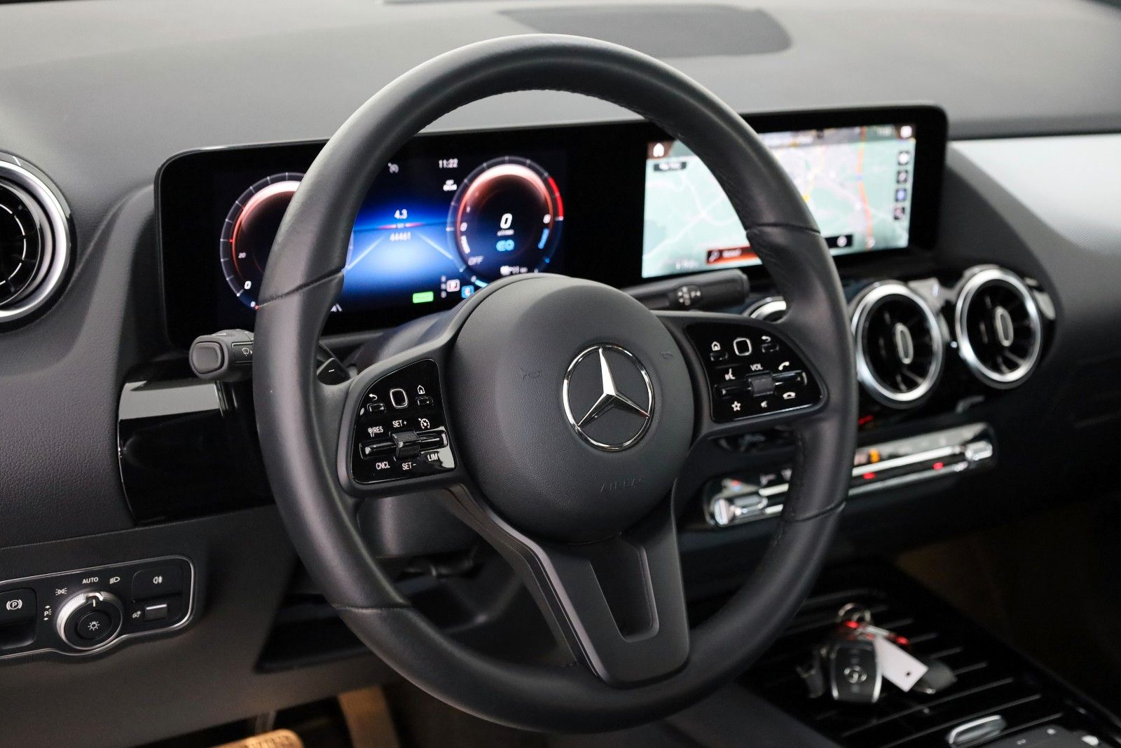 Fahrzeugabbildung Mercedes-Benz GLA 250 e Style, T.Leder,Navi,LED,SH,Kamera,