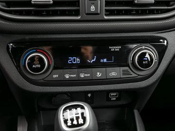 Hyundai i10 1.0 Trend Kamera Navi Spurhalteassistent
