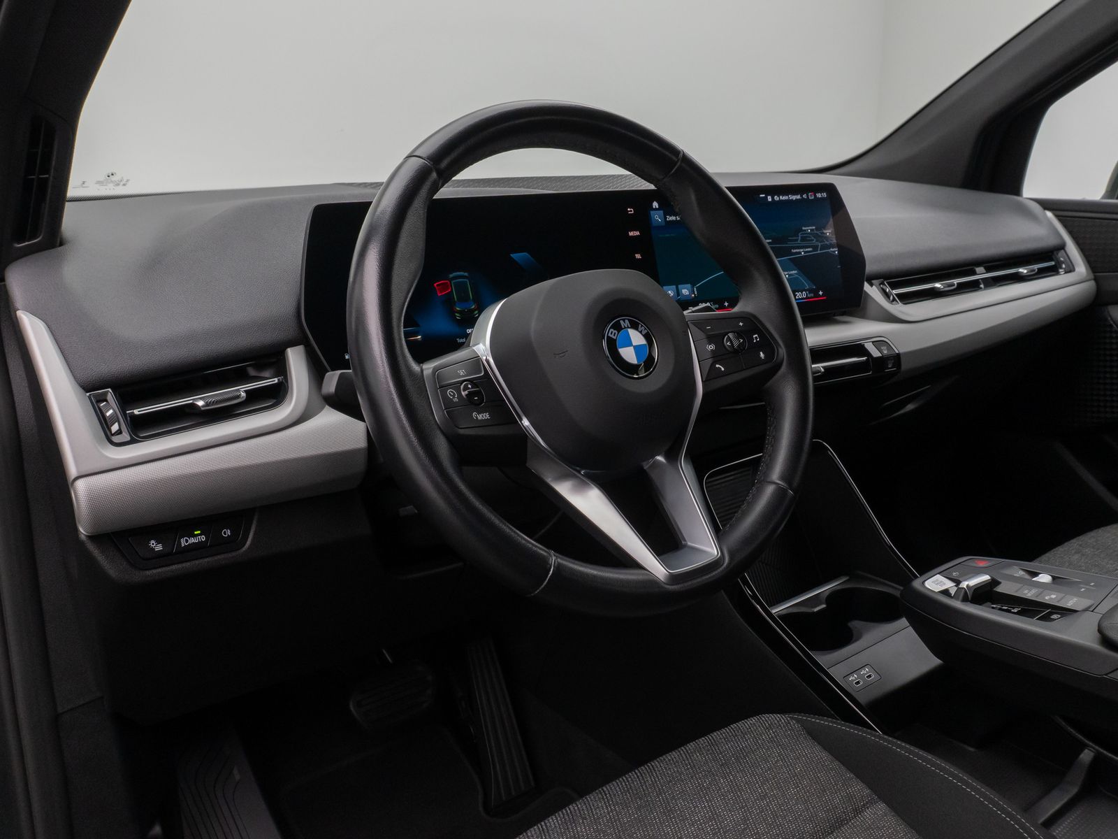 Fahrzeugabbildung BMW 218i Active Tourer Kamera DAB Widscreen Sitzhzg