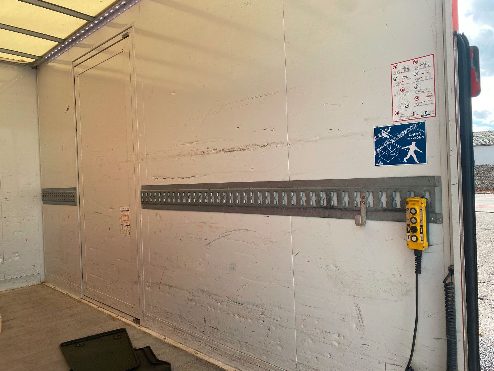 Fahrzeugabbildung Ford Transit  350 L3 Koffer mit LBW,Klima,AHK ,kamera