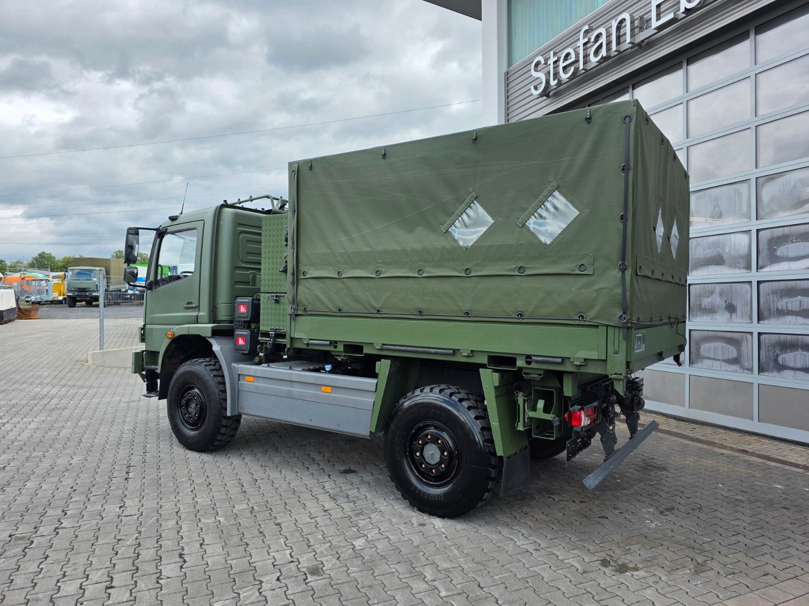 Fahrzeugabbildung Mercedes-Benz Atego 1018 A 4x4 Pritsche Plane mehrfach vorh.