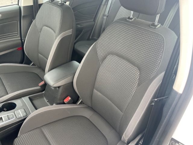 Fahrzeugabbildung Ford Focus 1.5 EcoBlue Lim. Cool & Connect Autom. Nav