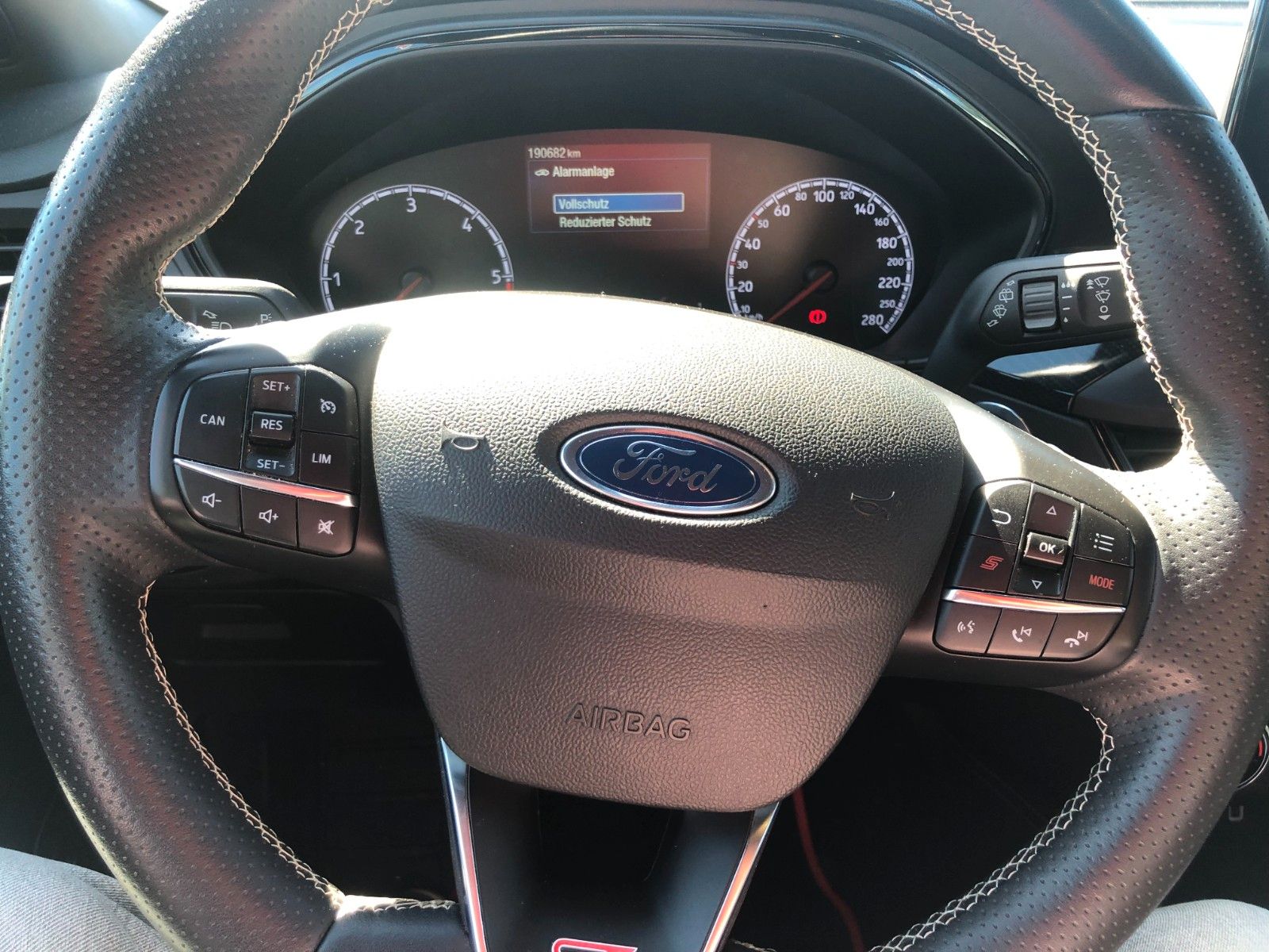 Fahrzeugabbildung Ford Focus Turnier ST