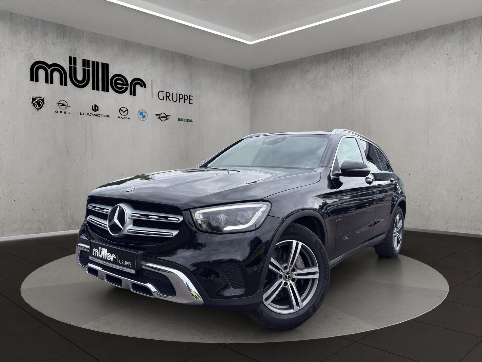 MERCEDES-BENZ GLC 220