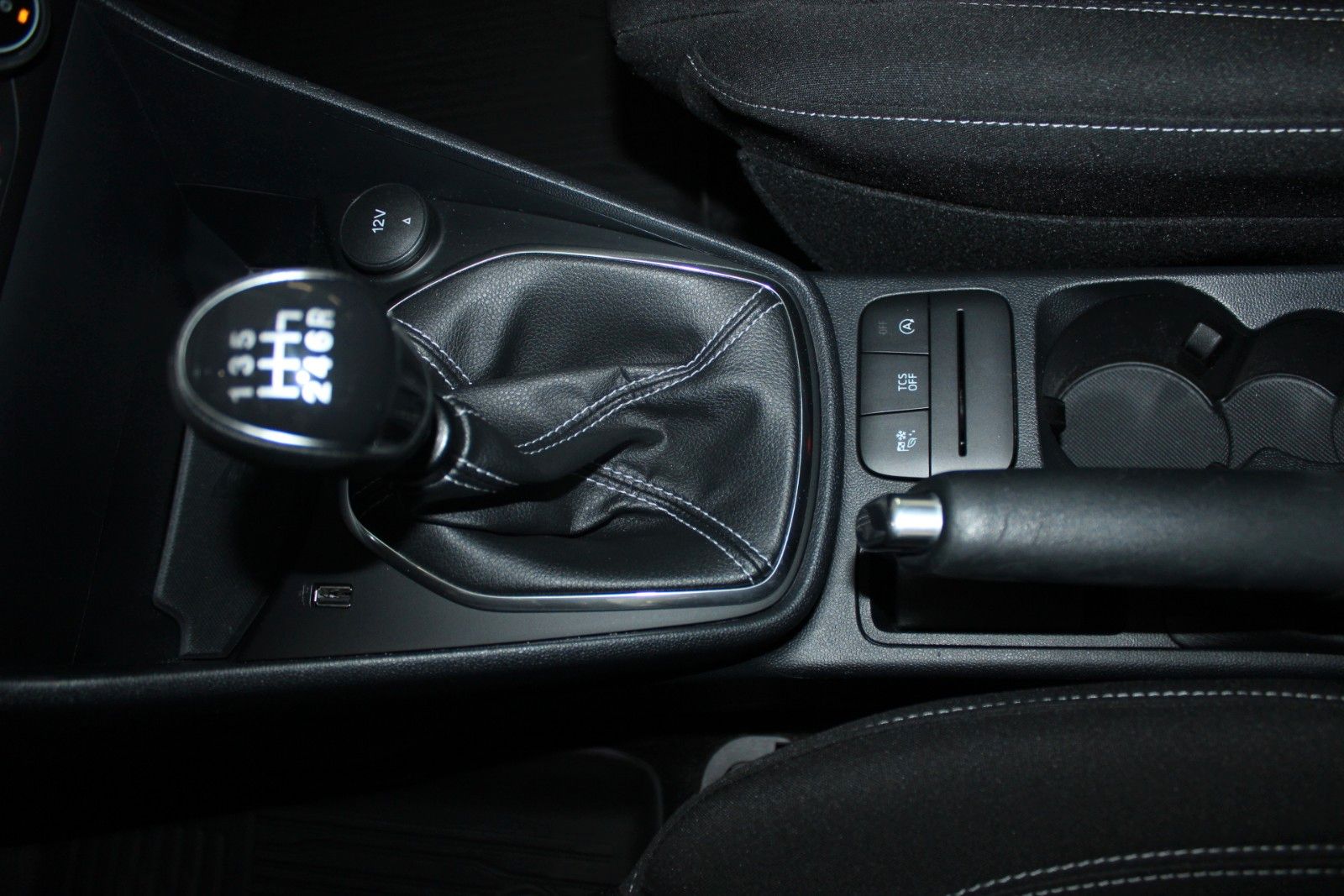 Fahrzeugabbildung Ford Fiesta Titanium MHEV 5-T LED WinterPaket 1.Hand