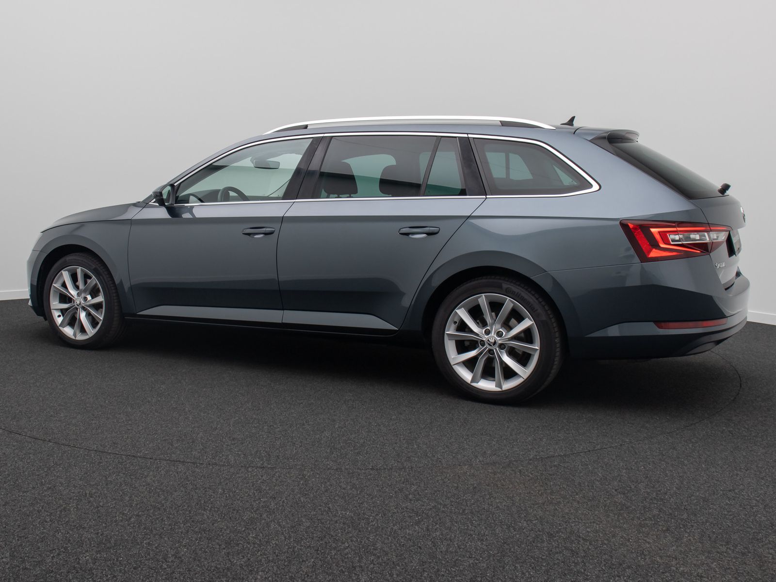 Fahrzeugabbildung SKODA Superb Style BiXenon PDC Navi Touch FernlichtAss