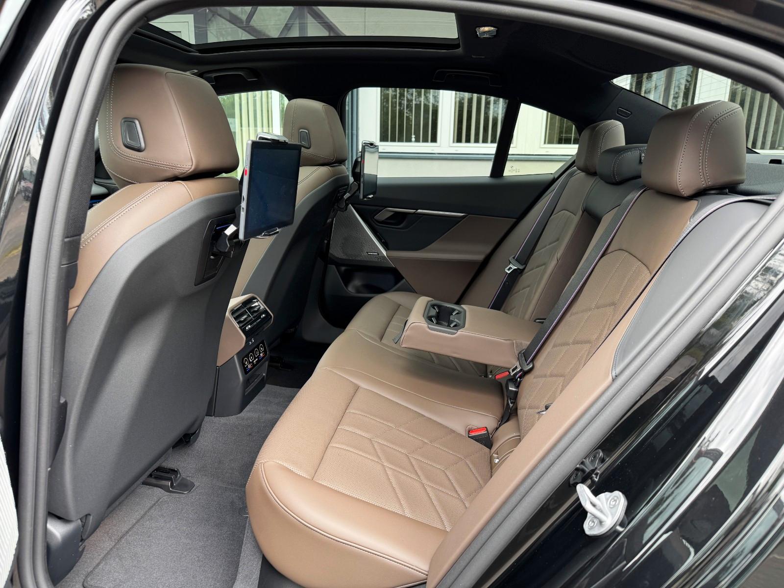 BMW 530 e M Sport Pro/Pano/Harman/Fond Tabletts