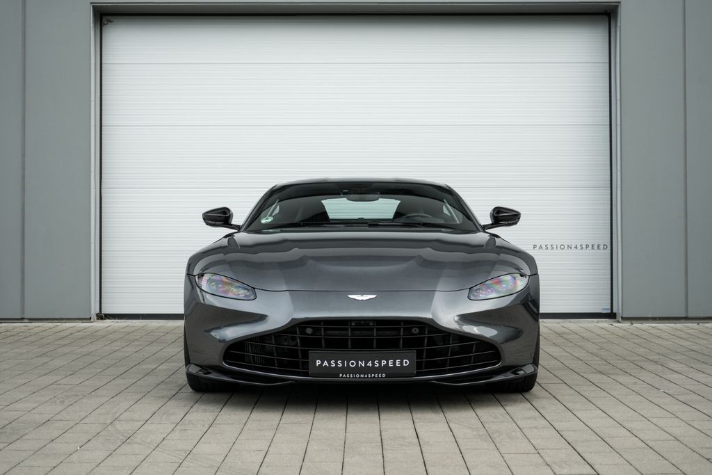 Aston Martin V8 Vantage