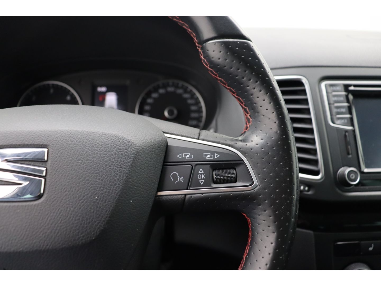 Fahrzeugabbildung SEAT Alhambra FR-Line 7-Sitzer Kamera Elektr. Sitze