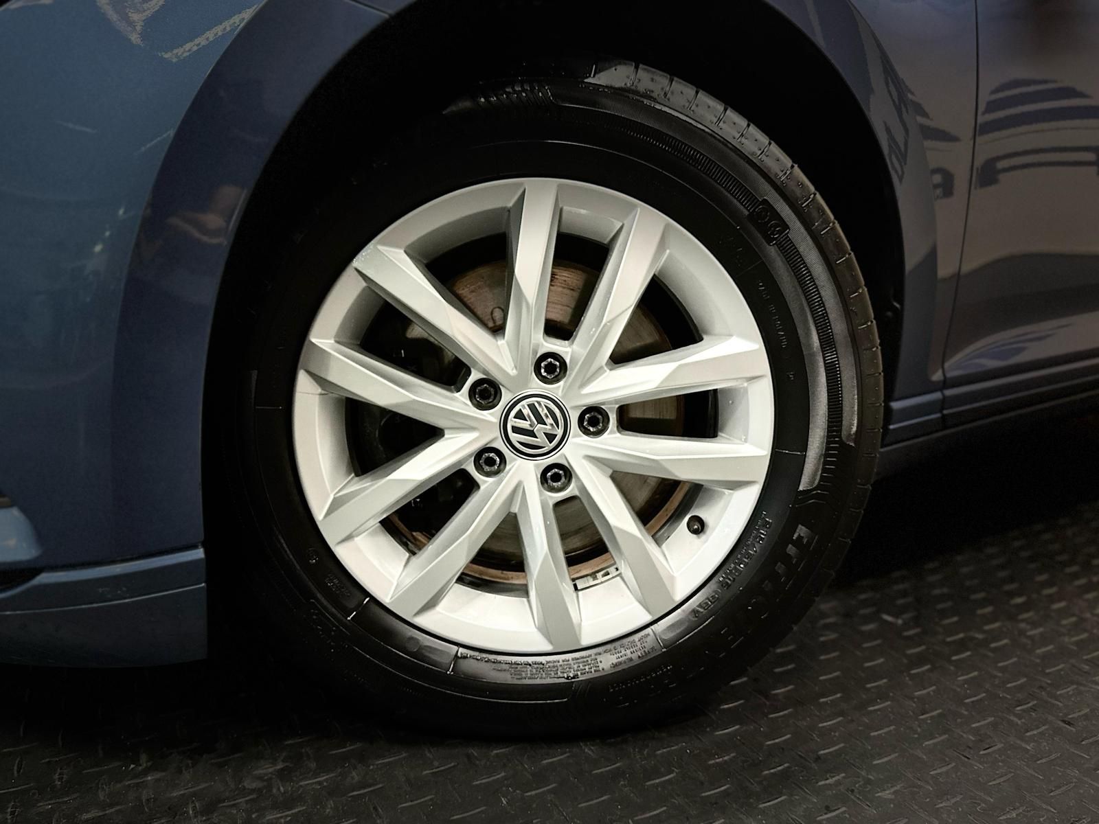 VW Passat 2.0TDI COMFORTLINE AHK#SHZ#ACC#NAVI#PANO - Image 9