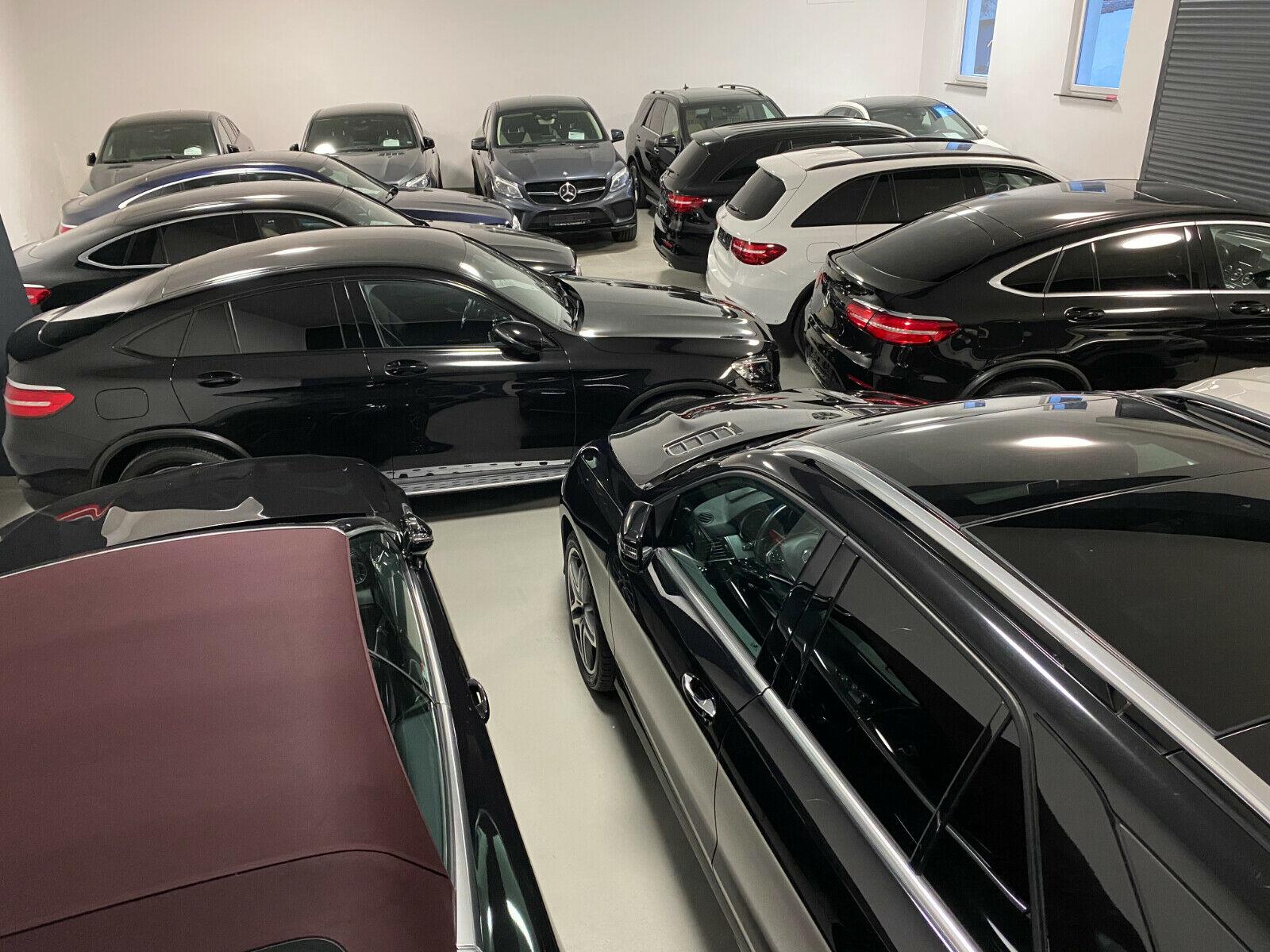 showroom-image-top