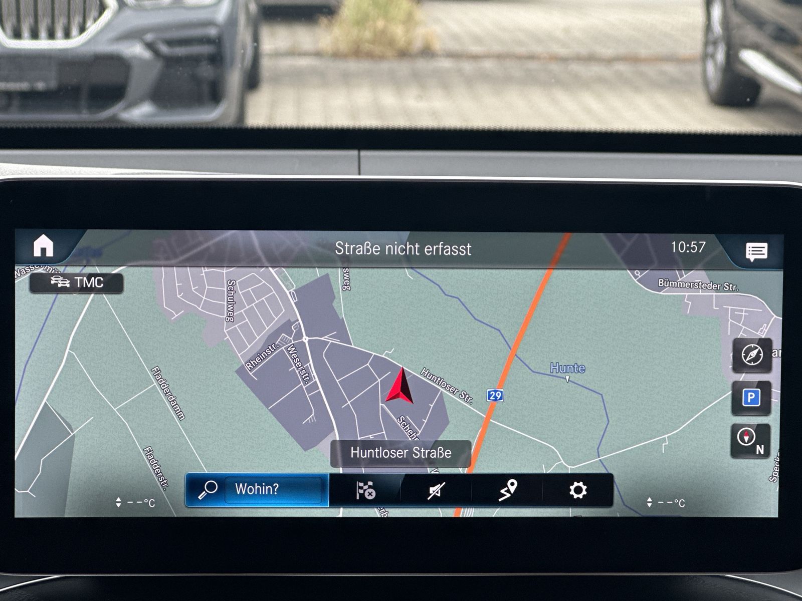 Fahrzeugabbildung Mercedes-Benz GLC 300d 4M AMG-Line NAV+LED+AHK+KAMERA+PANO+DAB