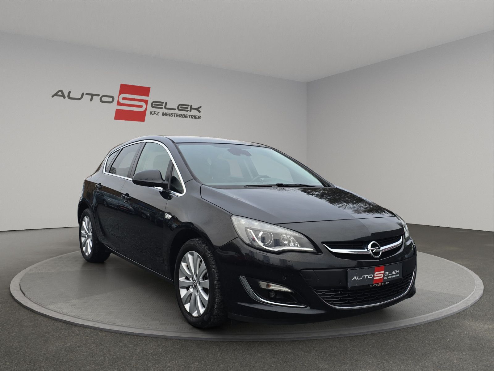 Fahrzeugabbildung Opel Astra J Exklusiv KLIMA NAVI TEMPOMAT TÜV NEU