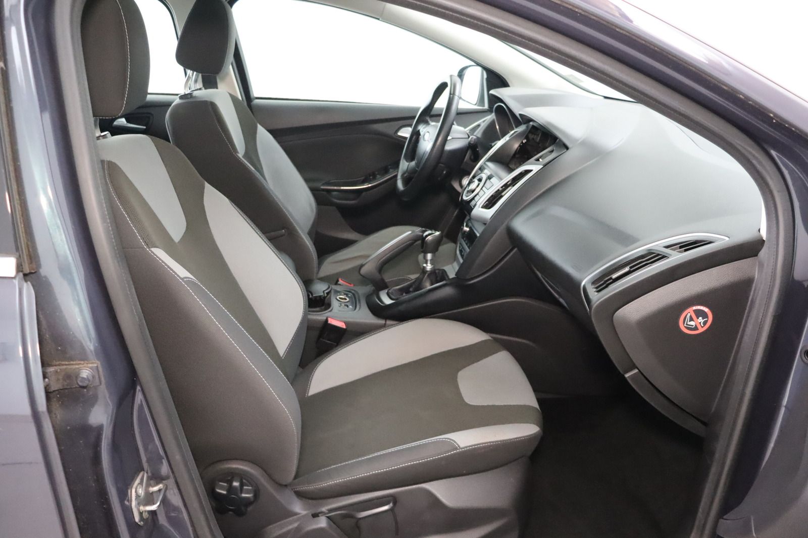 Fahrzeugabbildung Ford Focus 1.0 econetic Turnier Champions League