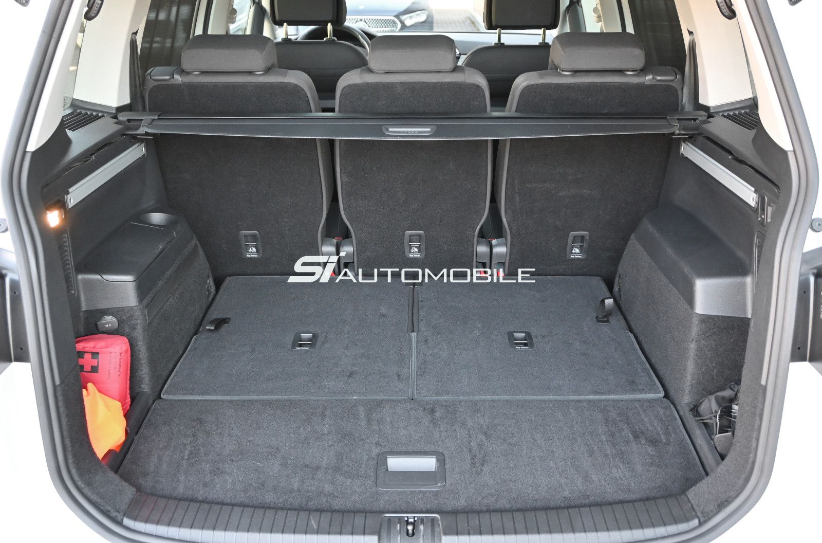 Fahrzeugabbildung Volkswagen Touran 1.5 TSI DSG °ACC°AHK°DYNAUDIO°PANO°STANDH