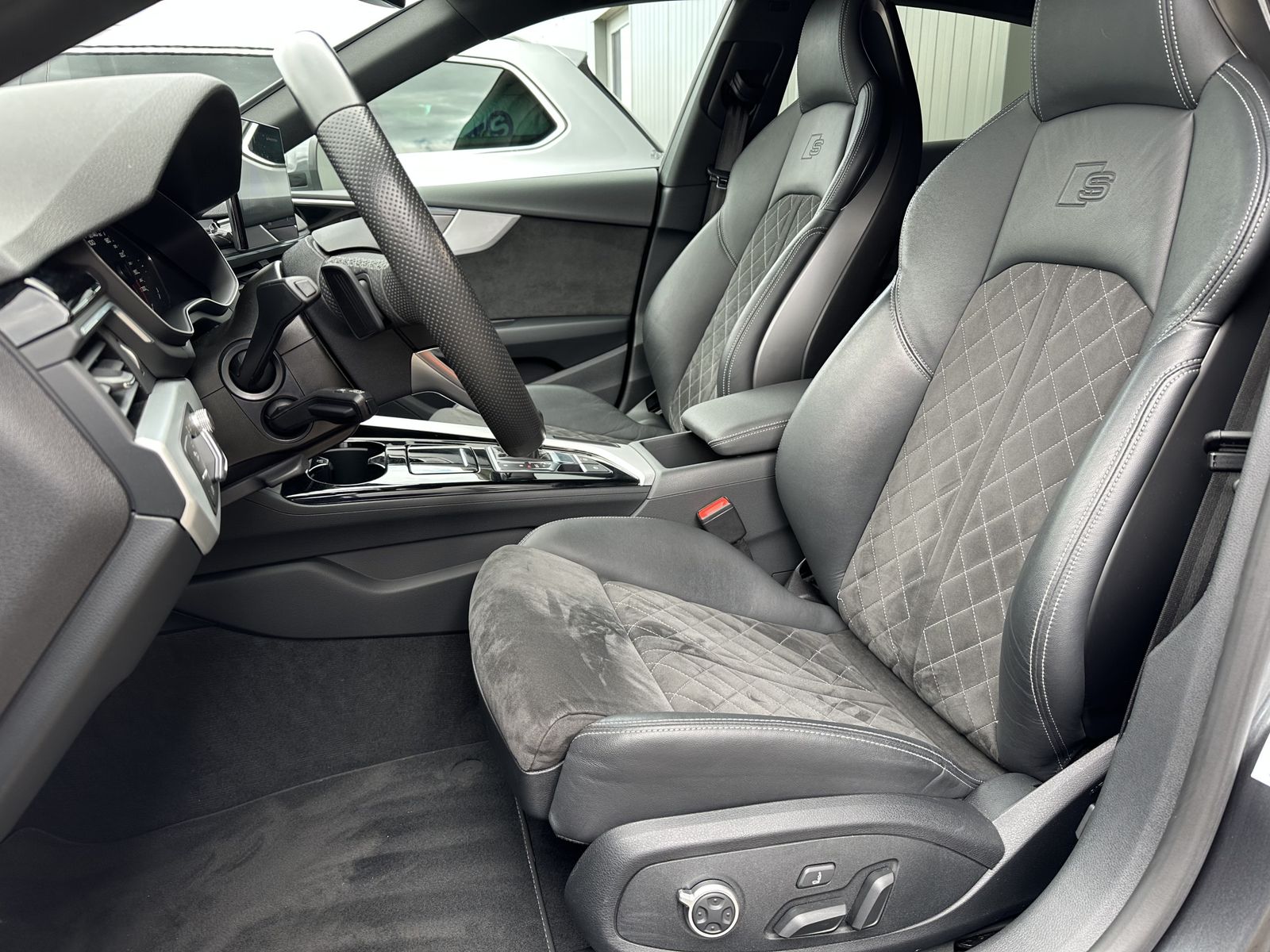 Fahrzeugabbildung Audi A5 SpB 40 TDI Quattro S-Line NAV+LED+ACC+HUD+KAM