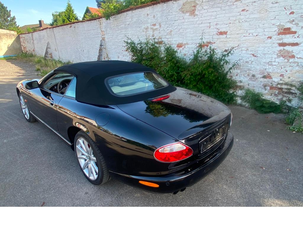 Jaguar XKR