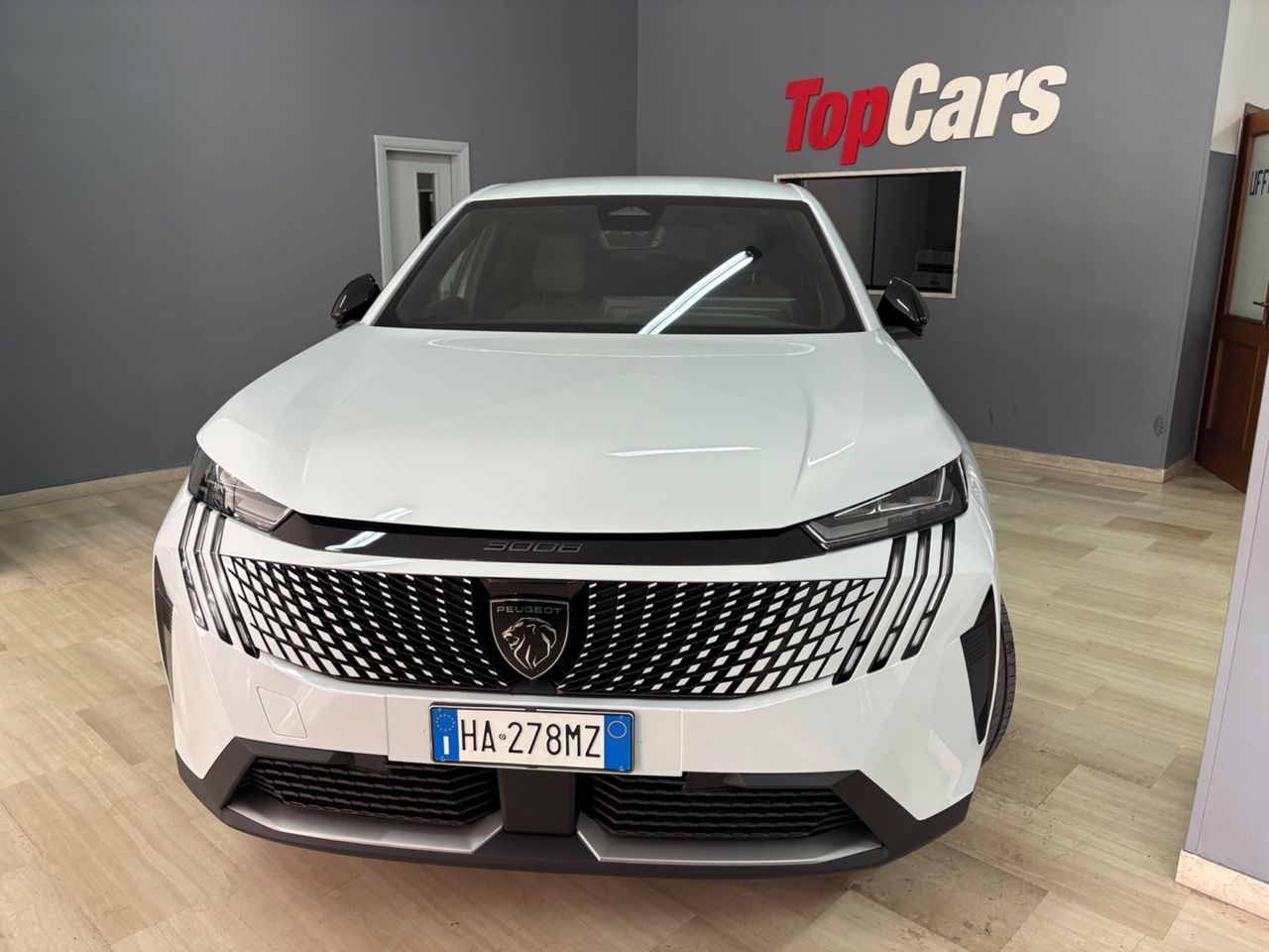 Peugeot 3008 Hybrid 145 e-DCS6 Allure imagem 2