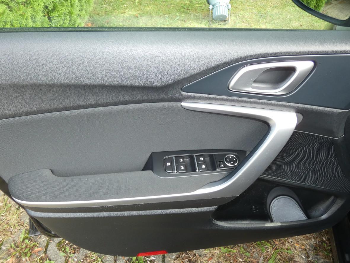 Kia cee'd SW 1.5 T-GDI Kamera LM PDC LED Klima SHZ