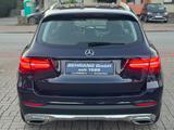 Mercedes-Benz GLC250 4MATIC*KAMERA*PANO*LED*1.HAND* - : Blau, Schiebedach, Geländewagen