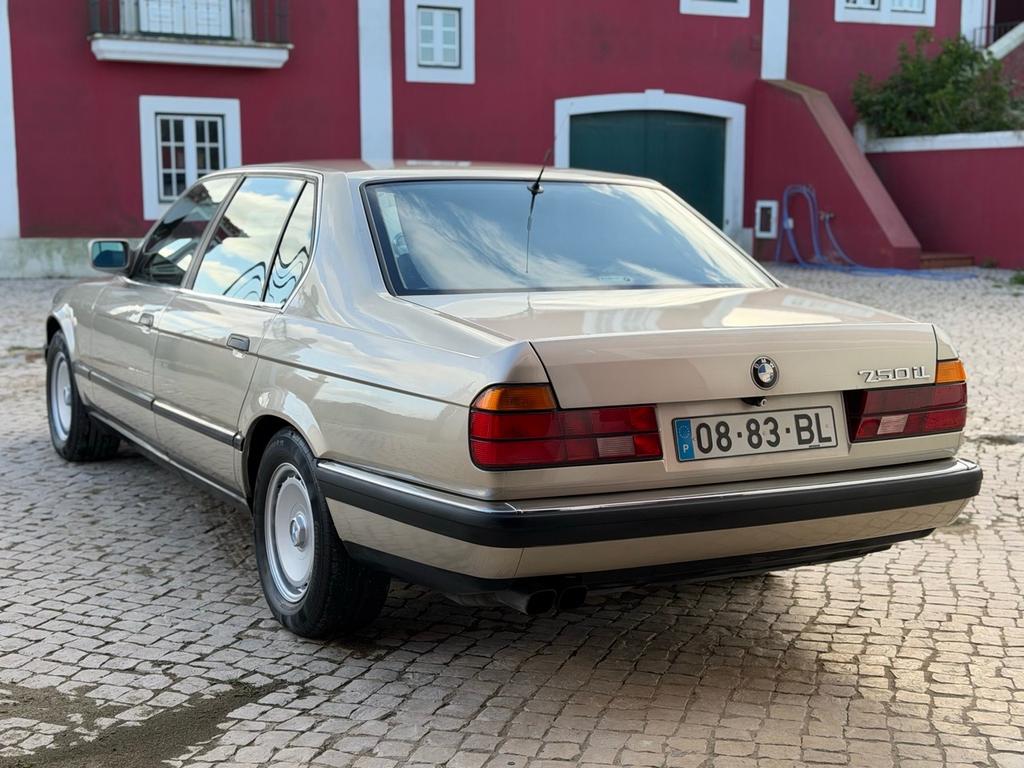 BMW 750