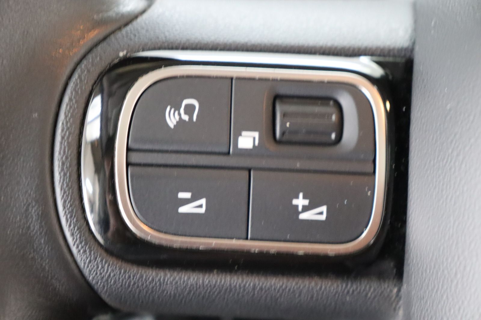 Fahrzeugabbildung Citroën Berlingo 1.Hand * wenig km MPV Shine M