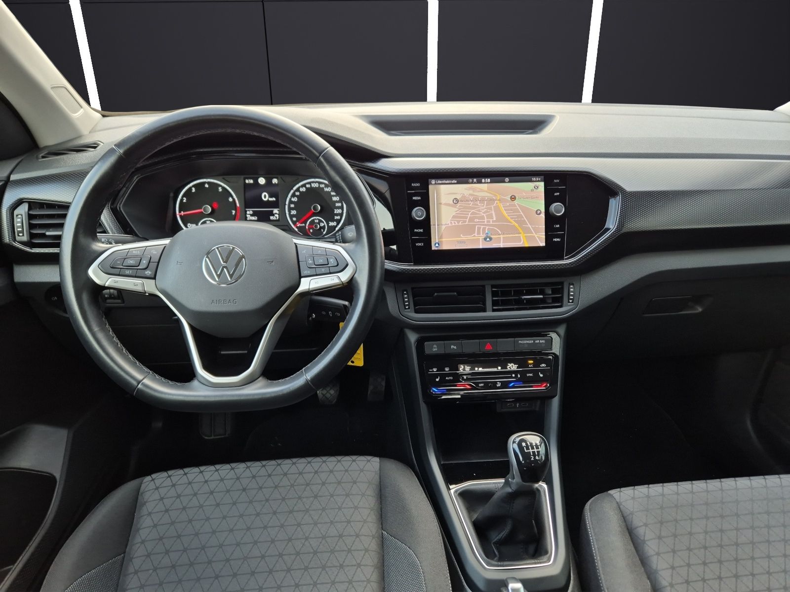 Fahrzeugabbildung Volkswagen T-Cross TSI Life Navi App RFK SITZHZG Climatroni
