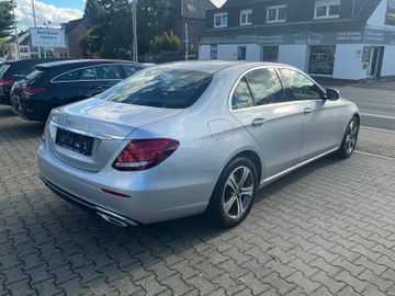 Mercedes E 200 - 2