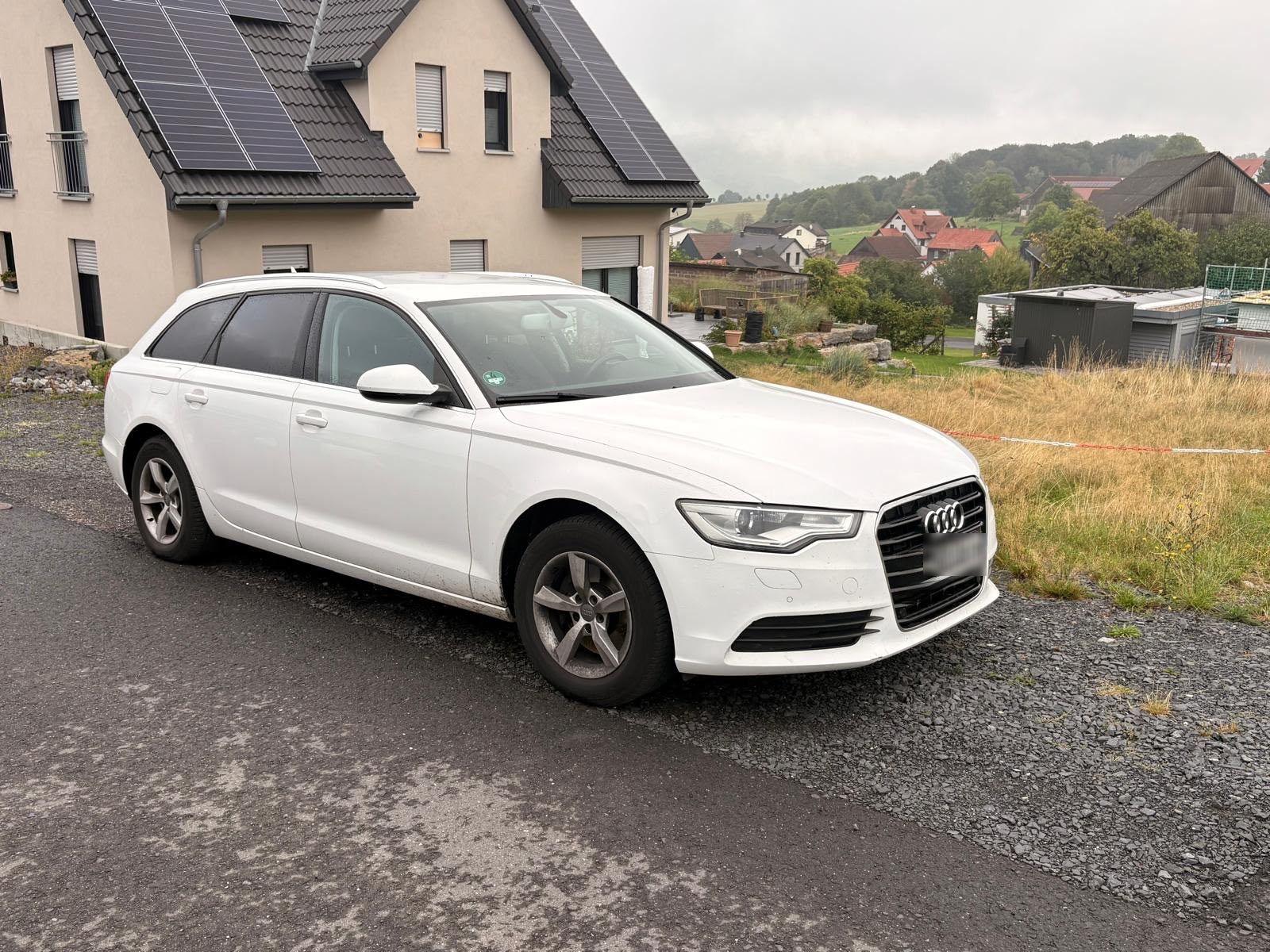 Audi A6 2012 — вигляд ззаду