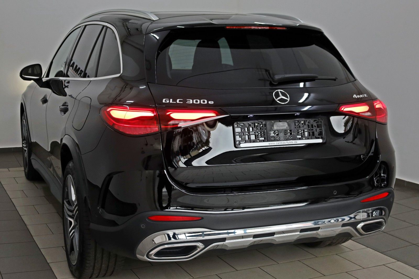 Fahrzeugabbildung Mercedes-Benz GLC 300 e 4M, AMG line, SH,Navi,Kamera,ACC, +WR