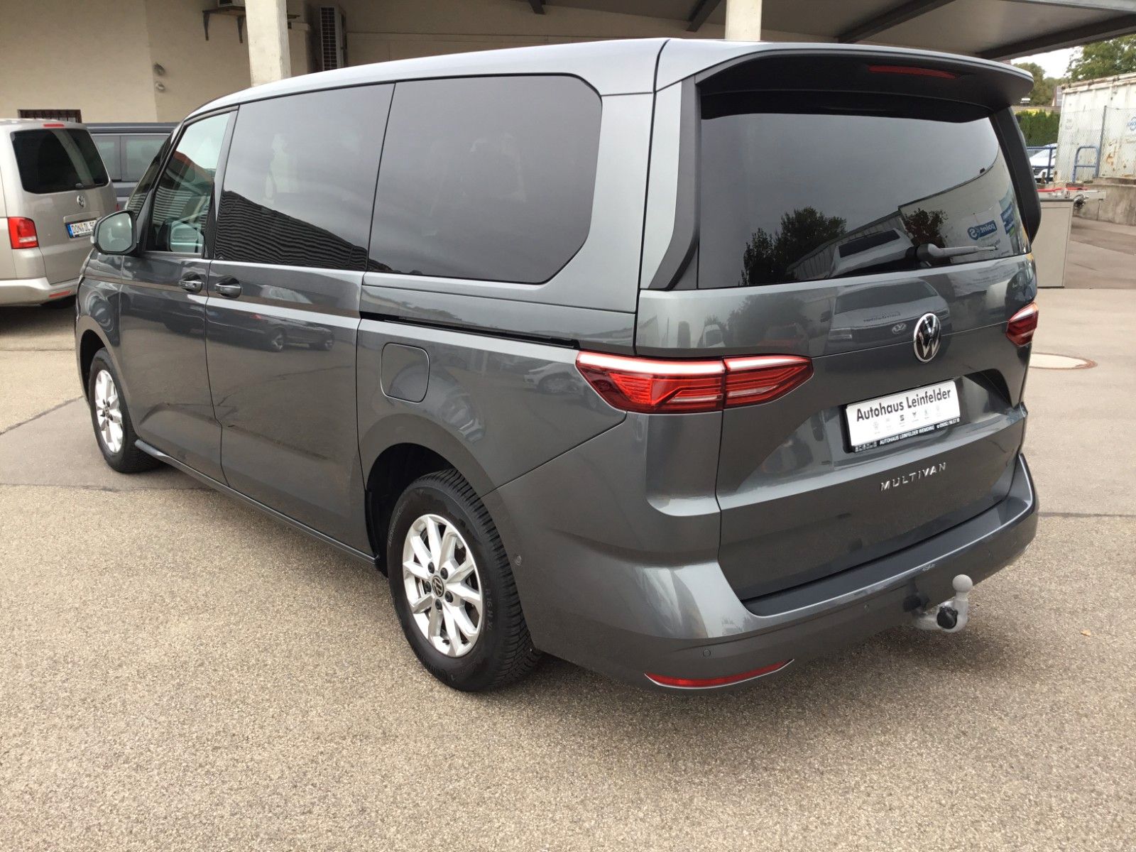 Fahrzeugabbildung Volkswagen T7 Multivan Life TDI DSG LÜ+AHK+ACC+LED+Leder
